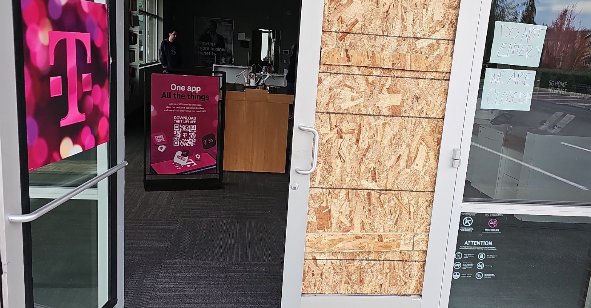 Rainier Valley Emergency Board Up